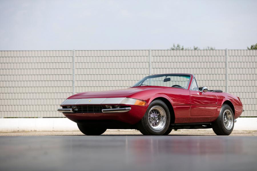  Ferrari 365 GTS/4 Daytona 1971 года  (фото 25 из 32)
